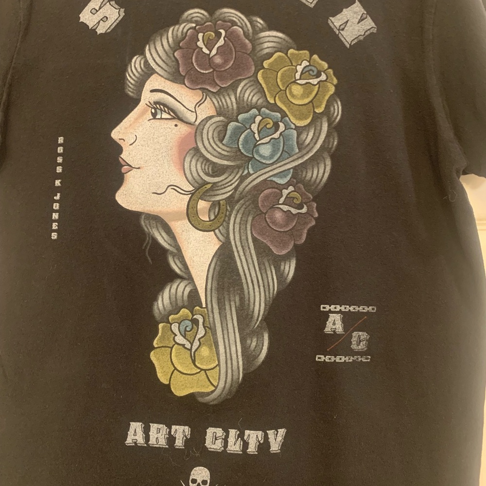 Sullen Art “Ross K Jones” Graphic Medium T-Shirt. 2719 - Picture 4 of 7